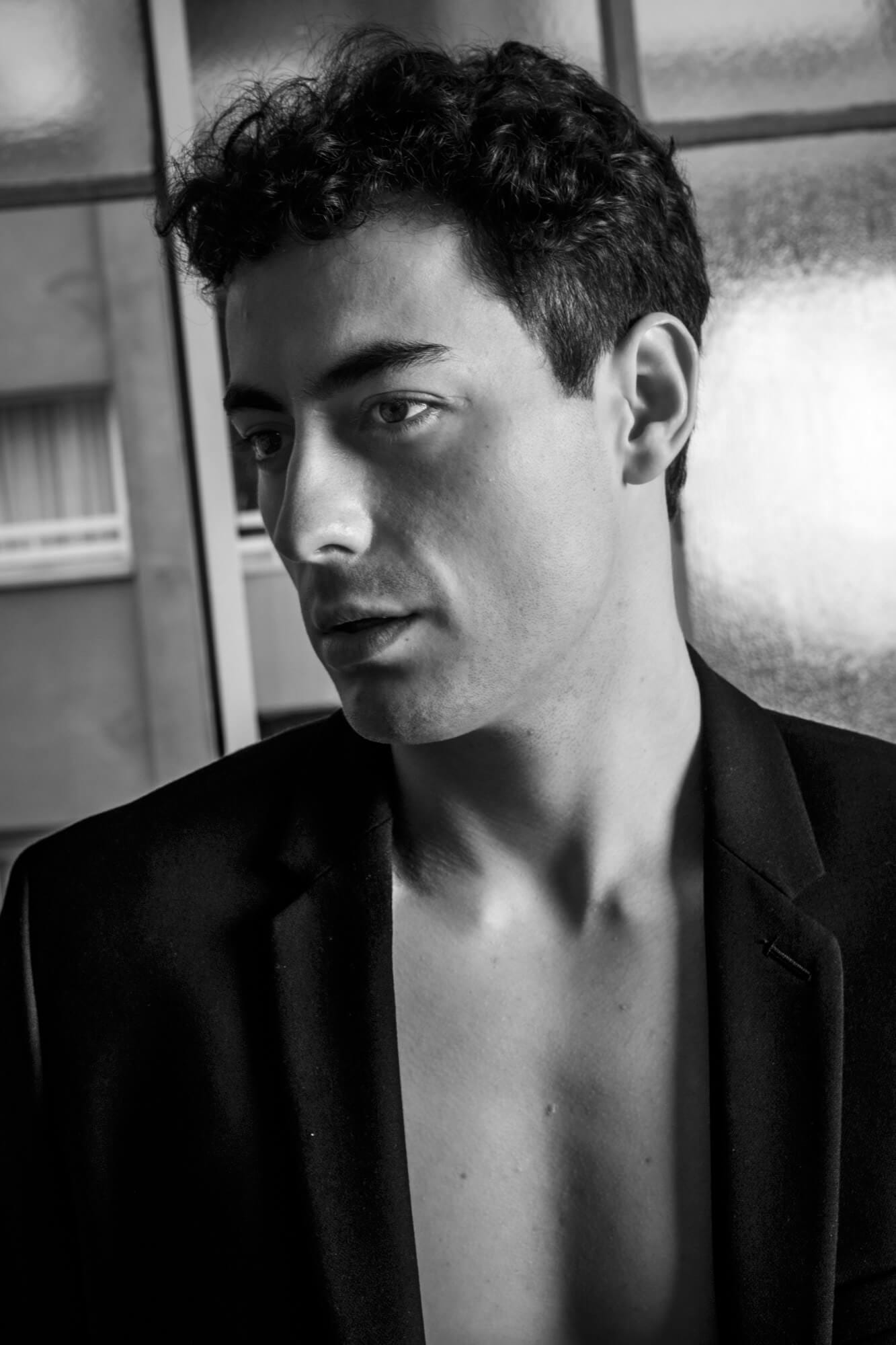 VÍCTOR D.