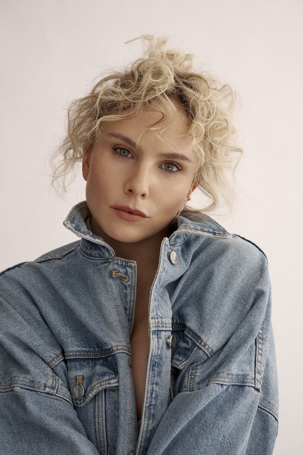 JULIA W.